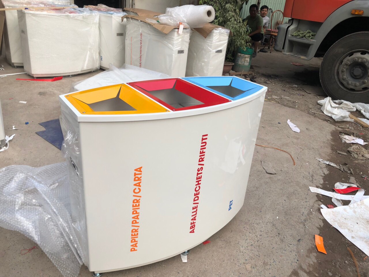Thùng rác 3 ngăn phân loại rác Vietbin