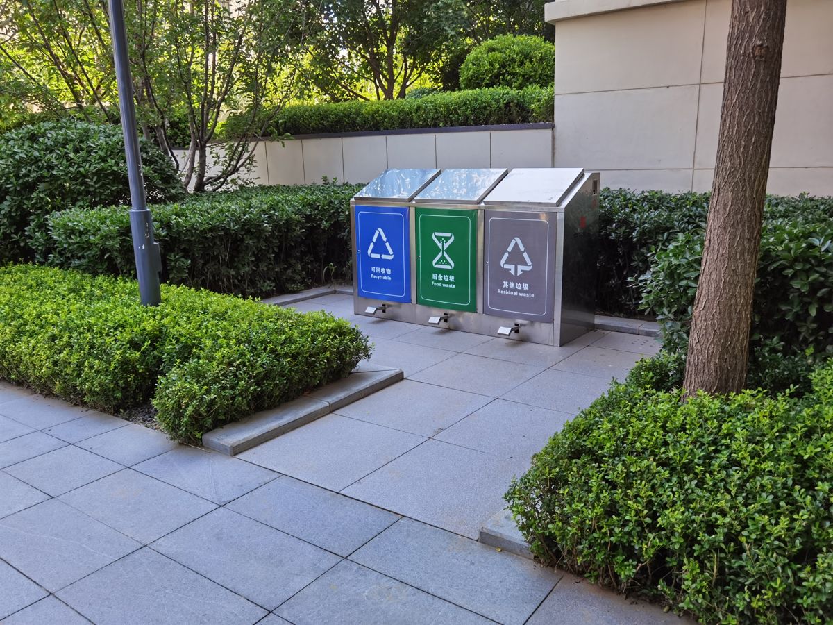 Cẩm Nang Mua Thùng Rác Inox Tại Hà Nội & TP.HCM: Top 3 Website Uy Tín Nhất 2026 thùng rac ngoài trời vietbin